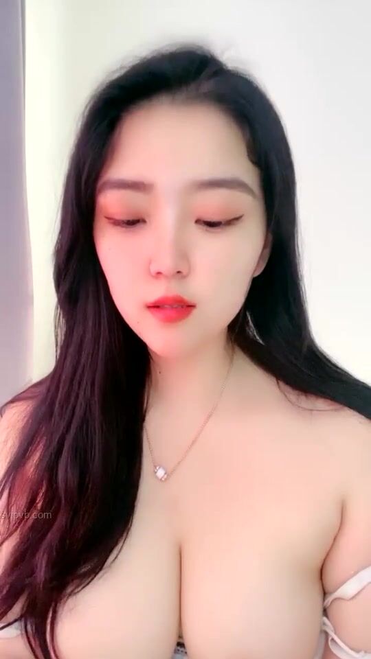 超美爆乳尤物这奶子真劲爆正点巨乳满屏都是白花花的嫩肉好想舔一舔1}