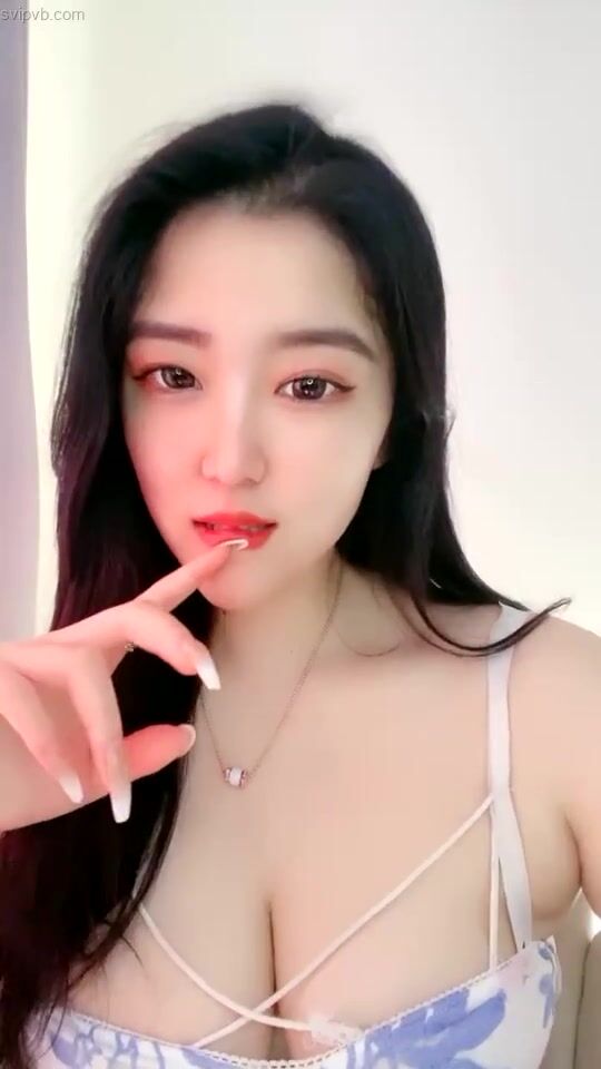 超美爆乳尤物这奶子真劲爆正点巨乳满屏都是白花花的嫩肉好想舔一舔2}