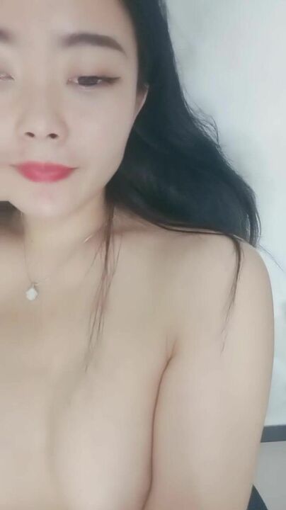 专攻品质靓女少妇有技术 舔马眼啪啪~这厮的袜可以身材好腿不错 喜欢这黑丝撕破的黑丝还是性感}