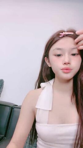 乖巧甜美邻家妹妹！白嫩奶子极品肥穴！脱下内裤掰穴 粉粉嫩嫩超紧致 翘起屁股极度诱惑}