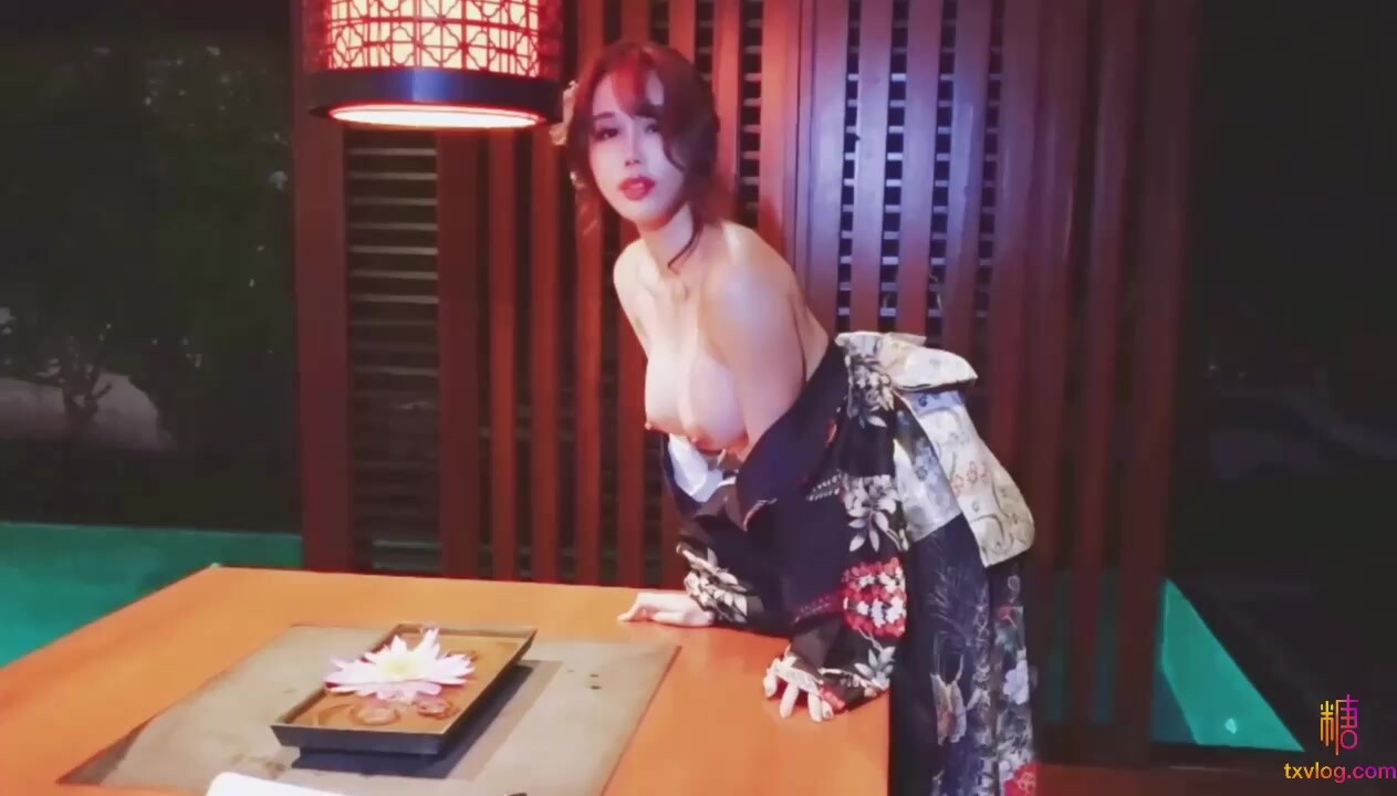 ✿绝色佳人✿ 台湾究极粉奶梦幻女神▌辛尤里▌真空和服户外露出自慰 挺翘粉嫩樱桃 浪声娇吟肉棒闻见硬邦邦}