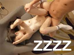 推特红人广州情侣『ZZZZ』露出抖M 极限挑战 凌晨全裸天桥啪啪内射}