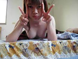 FB新婚少婦不雅視頻不慎流出,空間遭破解 (1)}