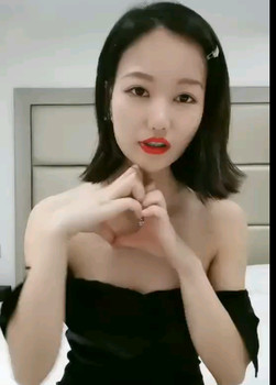 妮可多多甜美红唇短发妹子啪啪，丁字裤黑丝洗完澡和胖男啪啪，扣逼口交骑乘后入}
