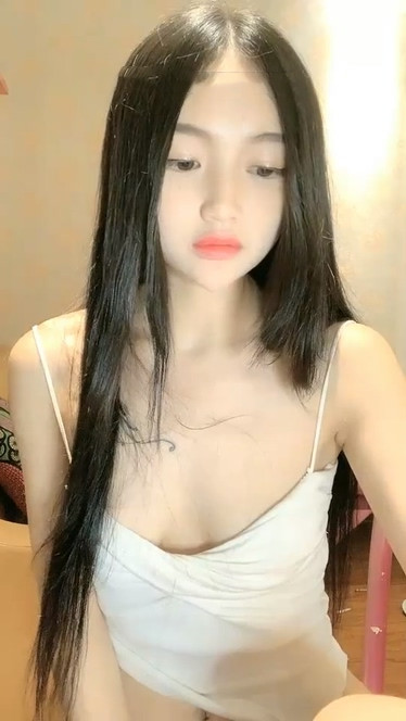 软软啊苗条萌妹子自慰和炮友啪啪，口交上位骑乘浴室洗澡非常诱入}
