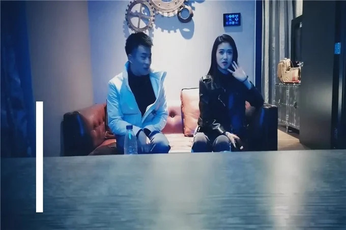 00年极品可爱妹子，可爱又性感，性格乖巧听话，皮肤白嫩光滑奶子大，舌吻激情口交啪啪秀}