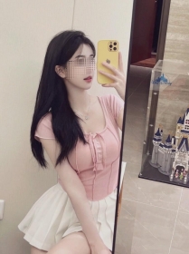 15万粉丝人气小萝莉约粉丝车震，【北北Baby】深夜户外，粉嫩少女胴体直接车内无套插入，紧张刺激}