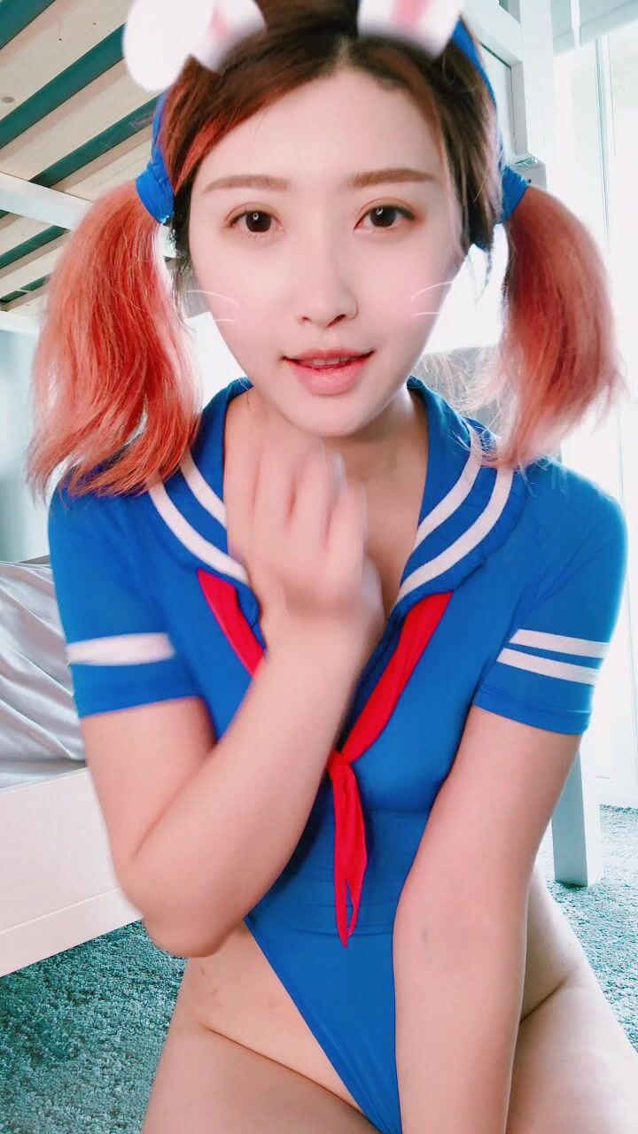 最新网红美少女『MissWarmJ』极品丰臀 精液容器 娇浪小美女 体操服下的饥渴小穴}