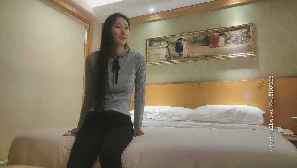 空姐女神真温柔，制服诱惑美乳翘臀高耸，如水佳人今夜不虚度}