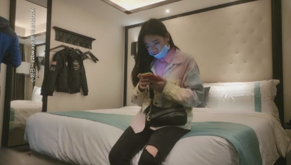 （第二场）苗条外围小姐姐，粉嫩美乳翘臀，69啪啪玩得很尽兴}