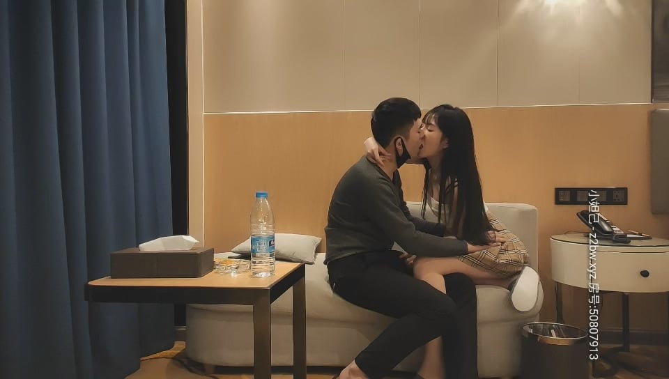 极品兼职外围，苗条美乳，舌吻口交后入，姿势繁多角度专业}