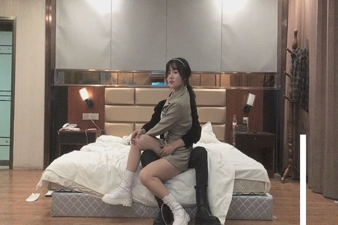 新斩获的白领小姐姐，清纯温柔，美胸长腿，超清设备酒店偷拍激情性爱全程}