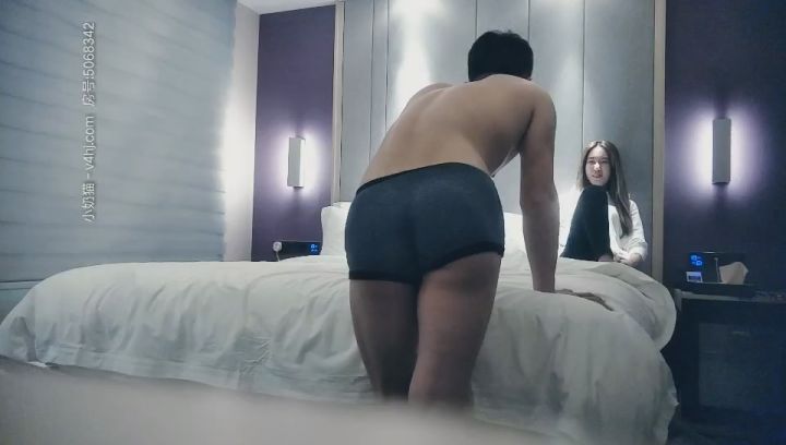 第一场干完洗澡穿衣，妹子温柔健谈性欲又起第二炮，蜂腰翘臀风情万种不可错过}