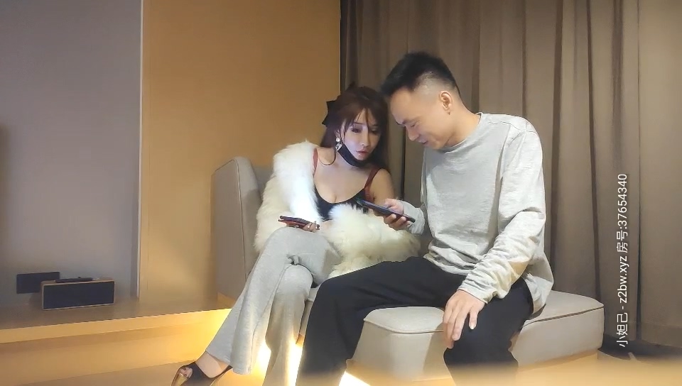 网红脸外围小姐姐，极品大胸，肤白如玉，调情途中被报信惨翻车}
