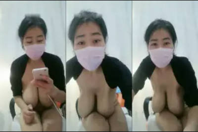 居家良妻，丈夫赚不到钱只好下海捞金了，这对巨乳简直太棒了，在浴室洗完衣服然后洗奶洗逼逼，好想把鸡巴埋她胸里！}