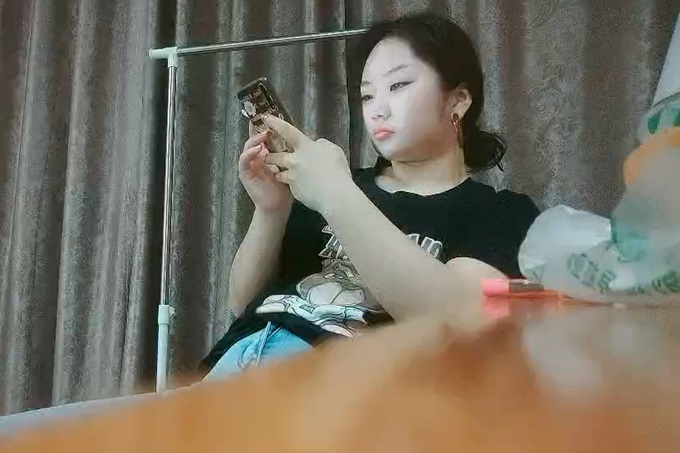 第二场 暴力男又抠又插 妹子惨叫连连直喊疼 痛苦又享受的呻吟响彻房间}