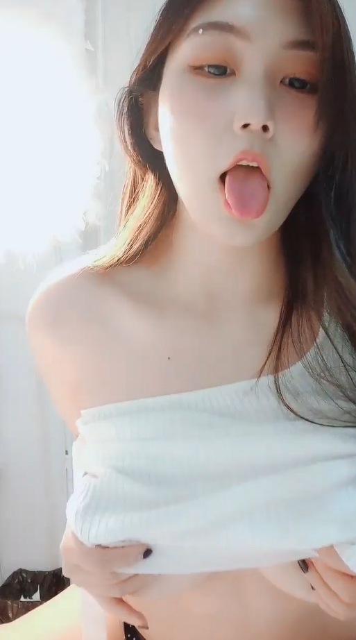 G奶御姐！超骚~超漂亮【全网最白奶子】道具抽插~好过瘾这对大车灯满分，确实是吊打全场的水平了}