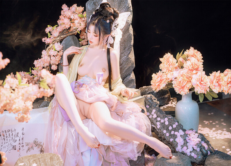 稀有露脸 高端ACG业界女神爆机少女 喵小吉 古风仙作《如梦令》绝美画风鲜鲍嫩乳 妙哉典藏必备}