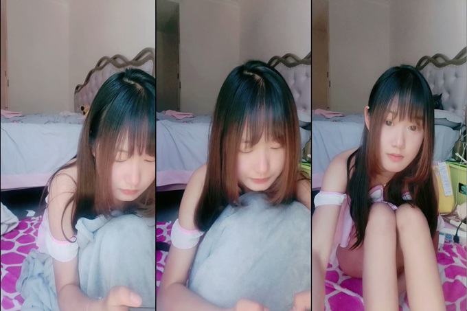 清纯系天花板！乖巧文静美少女！撩下衣服贫乳，翘起屁股粉嫩小穴，纤细美腿一脸呆萌}