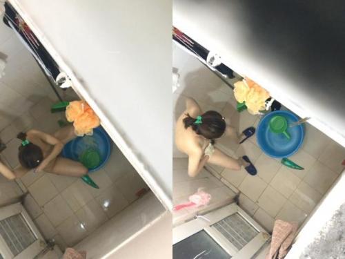 上帝视角冒死偸窥出租房邻居小姐姐用大盆水舀子洗澡，身材不错，还自娱自乐最后还把自己说笑了}