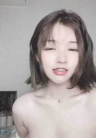 绝对让你看一眼就会爱上的极品女神【小絮絮】逆天颜值---比明星都要美顶级尤物！强烈推荐}