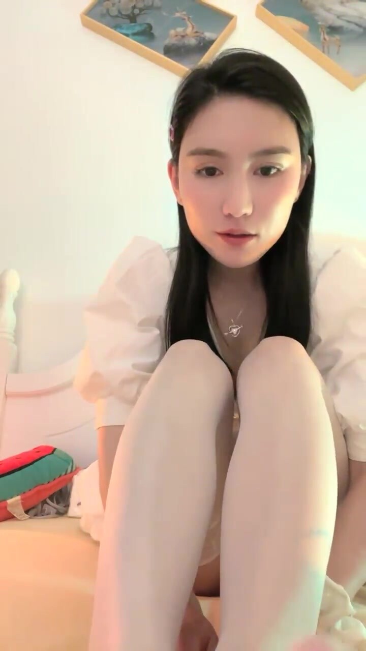 顶级女神下海！超漂亮~【嫩嫩包】各种漏穴！我射了！清纯反差婊，喷血推荐}