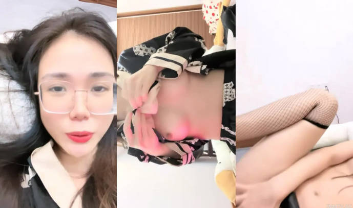 甜美高颜值美女！苗条身材贫乳！脱光光收费房，大黑牛震穴，震得骚逼抖动，娇喘呻吟不断}