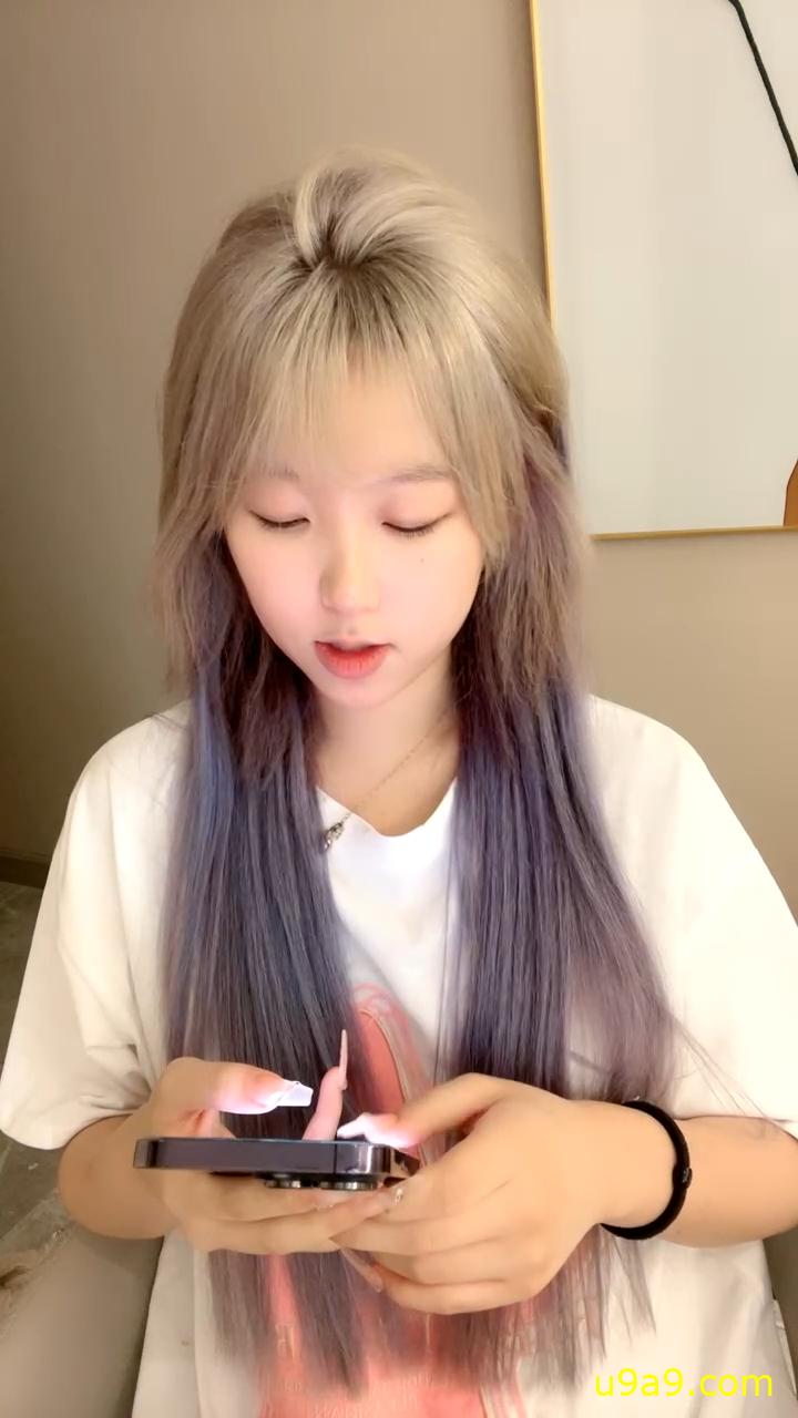 甜美乖巧美少女！強烈要求小秀一波！脫下內褲自摸騷穴，揉搓嬌喘呻吟誘惑，多毛小穴超緊致}