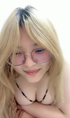 大屁股校花！一看就好想干啊 【19岁的小王】自慰 水狂喷