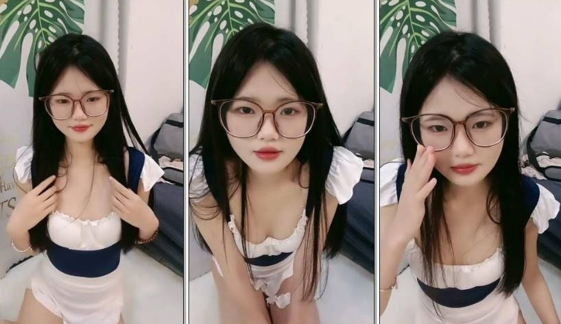最正宗校花【被遗忘的小猫】，眼镜妹反差婊，白瘦幼被无套，喷血推荐极品啊！