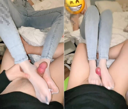 库里白丝 粉嫩小脚配白丝 直接玉足出来保养液，被我这种足交哥哥你能撑多久呀？足交射精}