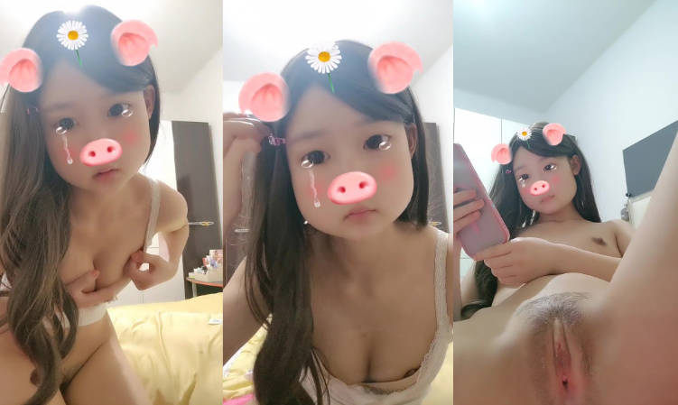 重磅推荐！19岁清纯学生！超级可爱~【你的学妹】，独自在家锁上门，闺房里换装自慰，撒尿特写}
