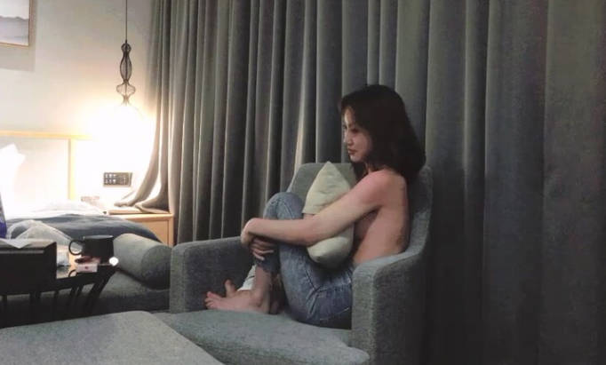 泡良最佳教程，完整版未流出，【哥不是那样人】，极品美女，神似景甜，小伙套路深，小游戏