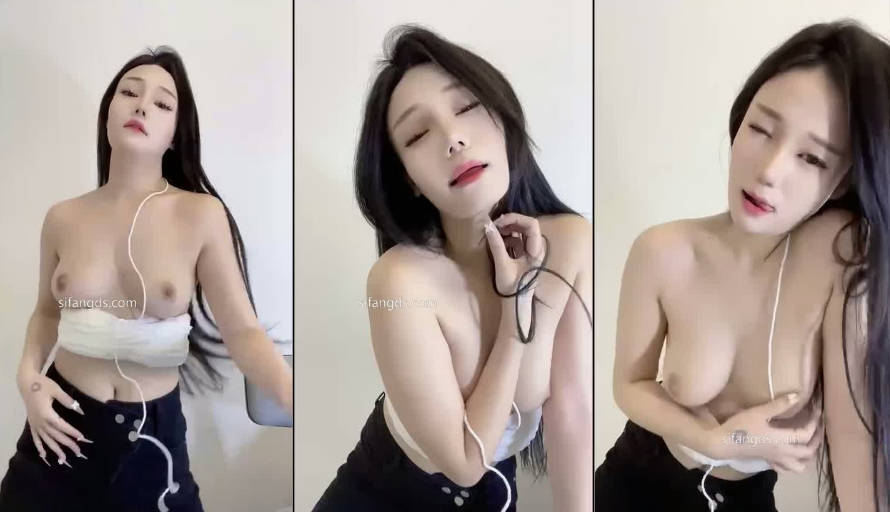 最新抖音泄密！阿黑颜气质御姐【里里斯】美乳露脸露点裸舞脱衣舞自慰，母狗属性拉满了