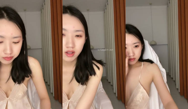 重磅！兄弟们！最正宗校花来啦，【麻辣香锅】，大学生的肉体就是诱人，黑乎乎的阴毛湿漉漉，真是个淫荡