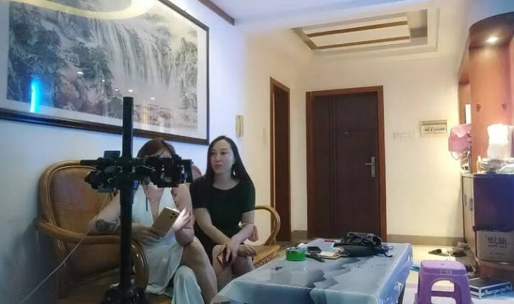 专业良家收割机，人妻猎手，【爱情故事】21.10.15偷拍，万花丛中过，片叶不沾身，最喜欢玩别人的老婆