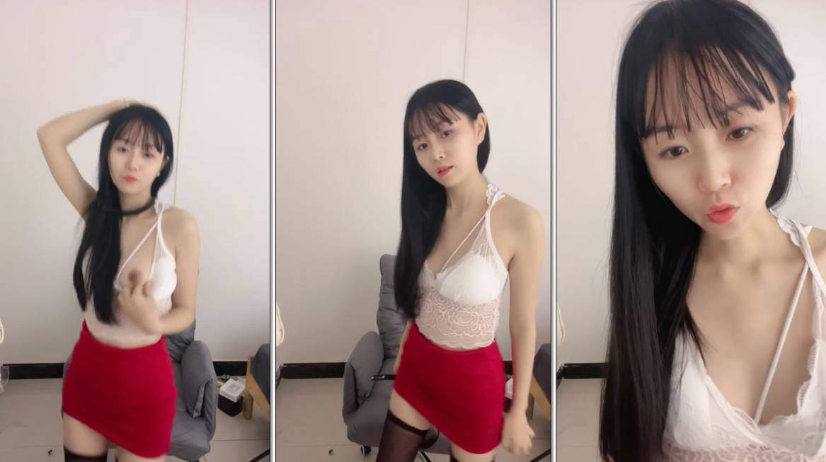 2025年12月最新，新人，20岁清纯四川小美女，【小允】。小家碧玉温婉可人，皮肤白皙，大尺度，直接掰开粉穴勾引人