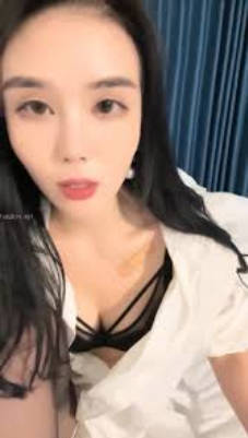 御姐下海！我靠！超漂亮【小美一线天】，气质大美女，一根棒子把自己玩得湿漉漉，极品尤物必看}