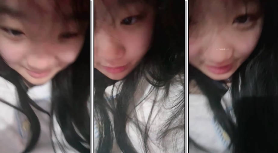 最正宗在读学妹下海【差点是学霸】逼毛围着骚逼长满一圈 掰开逼逼又粉又嫩 扣穴自慰 过瘾 (7)}