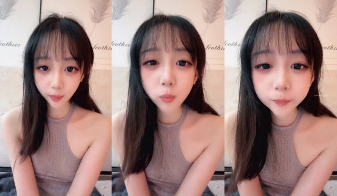 极品甜美校花【一张小宝贝】纯情性感 美乳翘臀 长腿嫩穴 颜值高 主动吃鸡啪啪 看她被操我心碎!}